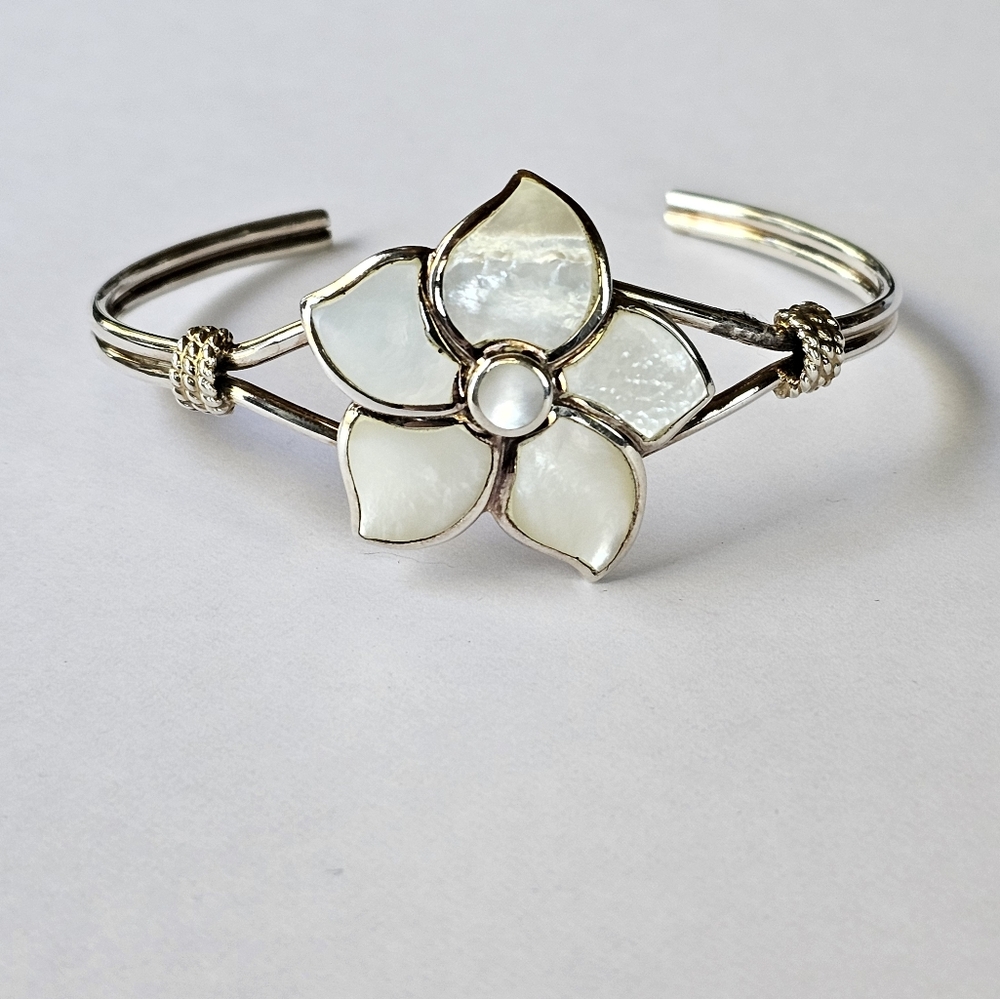 Gorgeous Natural Mother of Pearl Cuff in Sterling Silver! - Picture 2 of 10